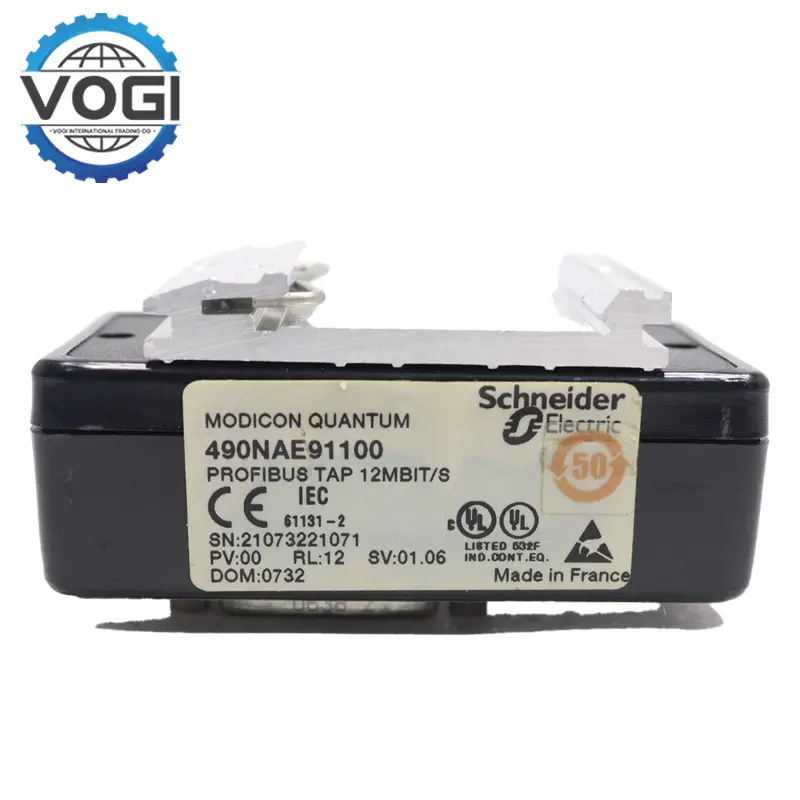 Schneider 490NAE91100 2.jpg
